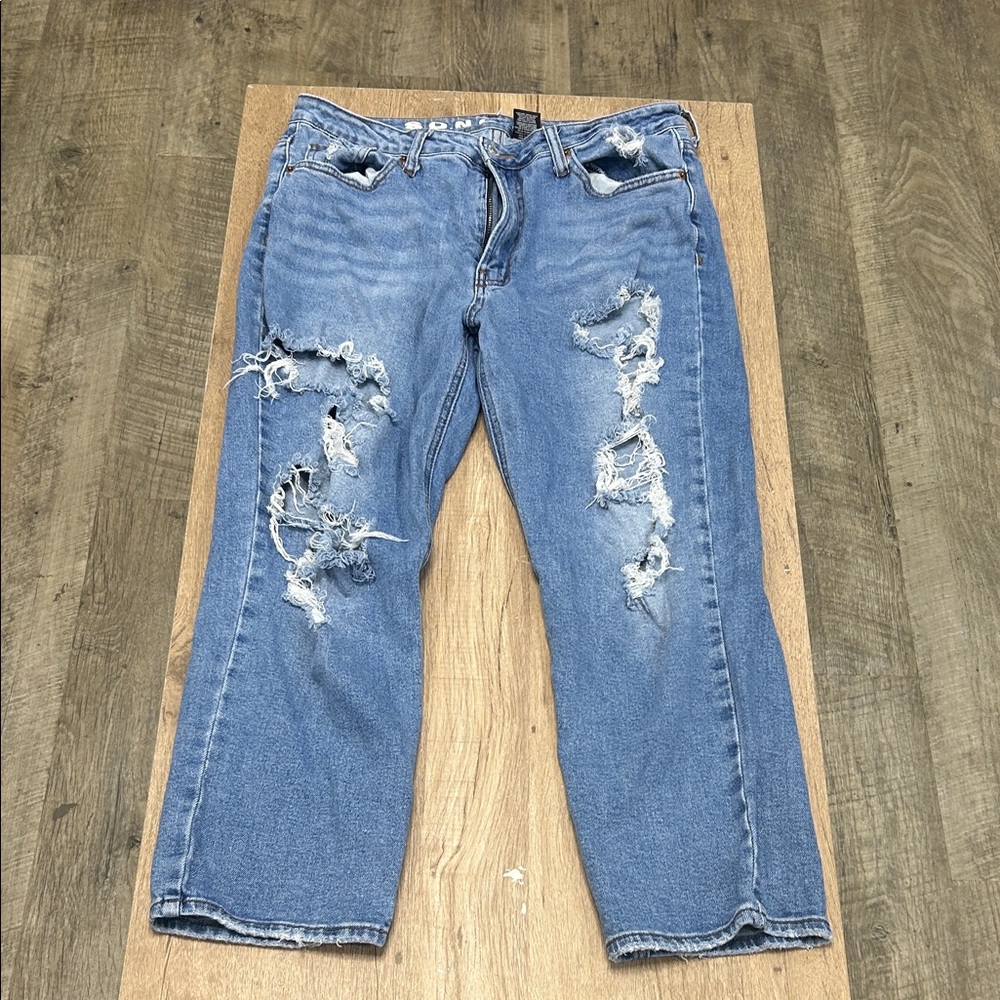 Distressed Light Blue women’s Jeans